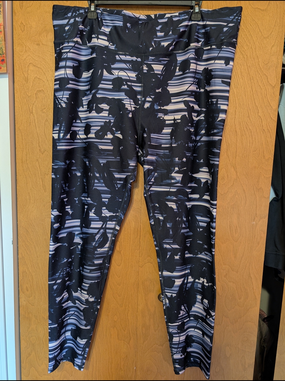 ​NWT Fabletics Salar Compression Leggings Floral Stripe Print Plus Size 3X
